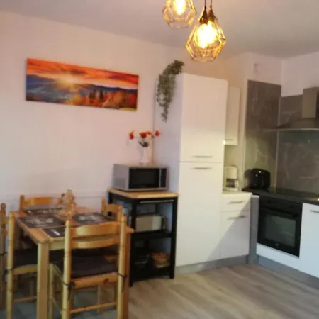 Le Tout A Pied Apartment